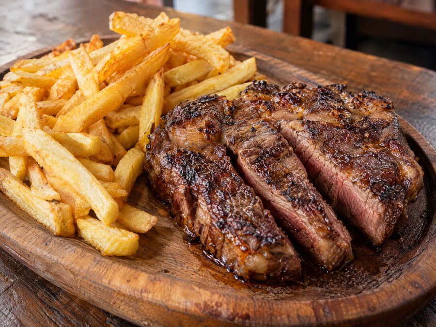 Bife ancho com fritas